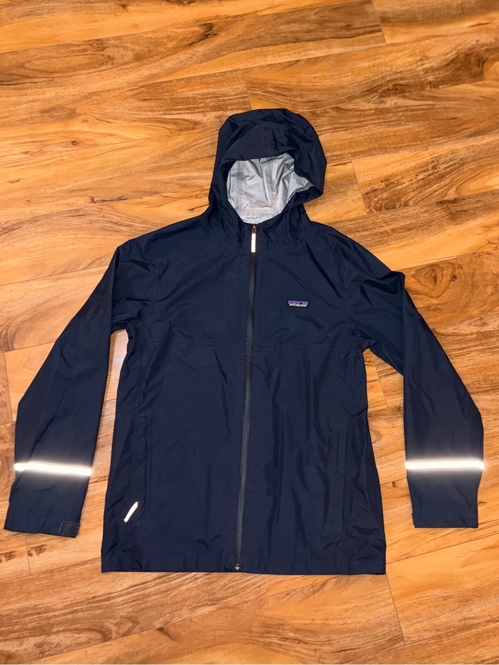 Patagonia Kid’s Torrentshell 3L Rain Jacket, Hooded, navy blue- size XL (14)